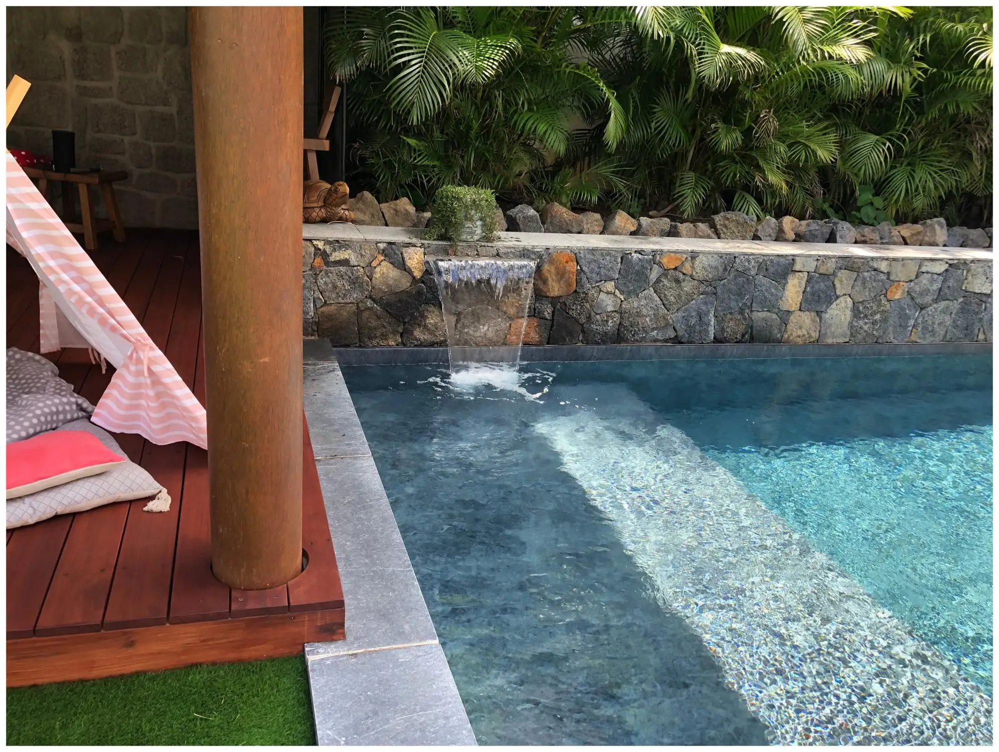 Construction en PVC arm Nordic - Installation lame d'eau